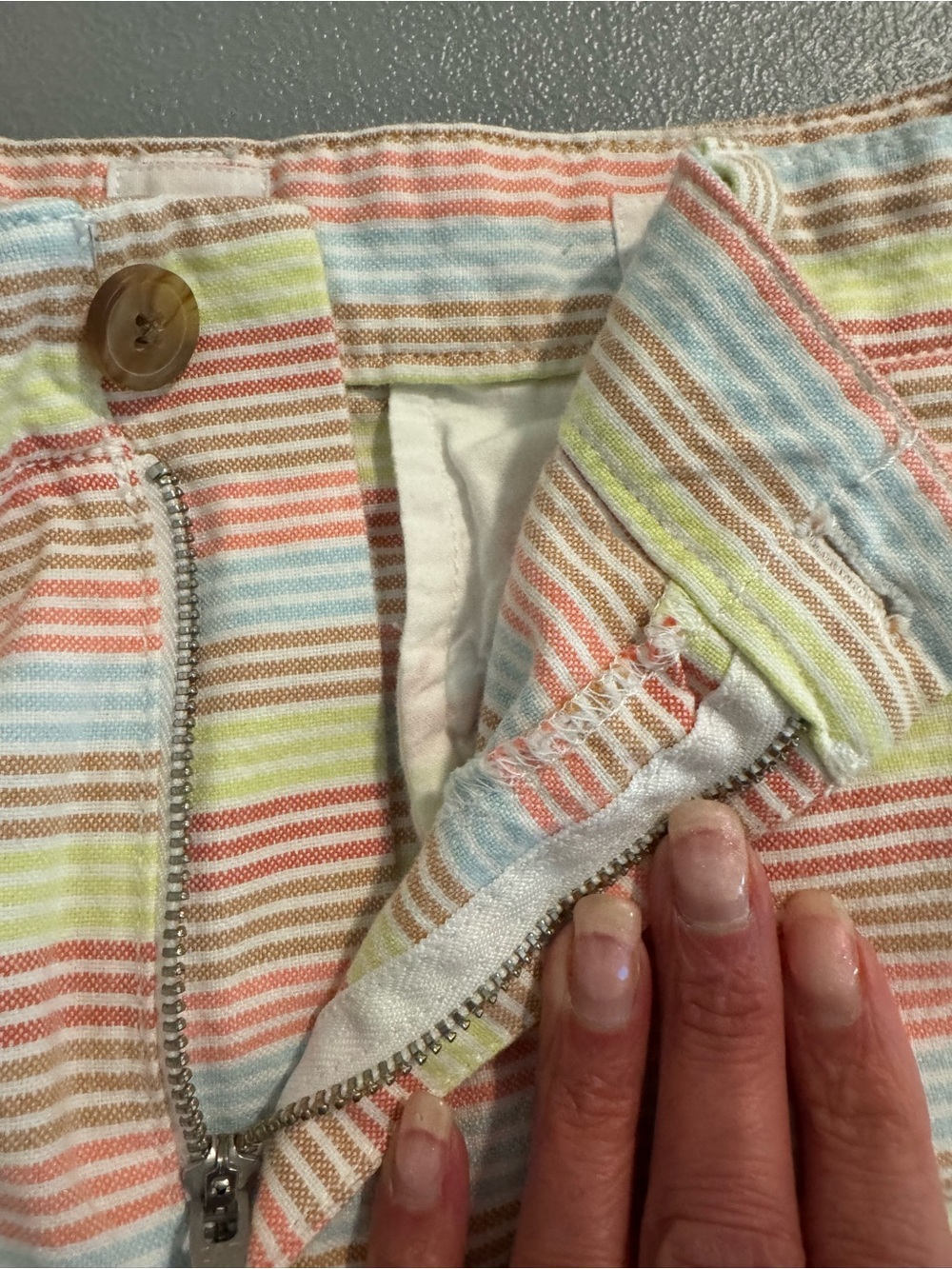 GAP Striped Pastel Cotton City Shorts 6 - Picture 6 of 10